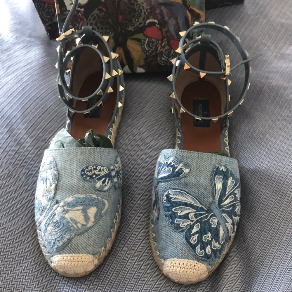 😄😄SOLD😄😄Valentino espadrilles Sz 40/10B